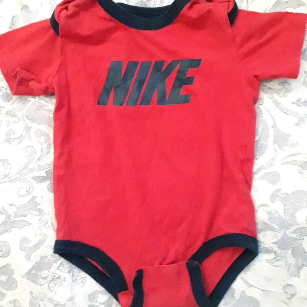 NIKE BRAND ONESIE for 12 Months. EUC!!!